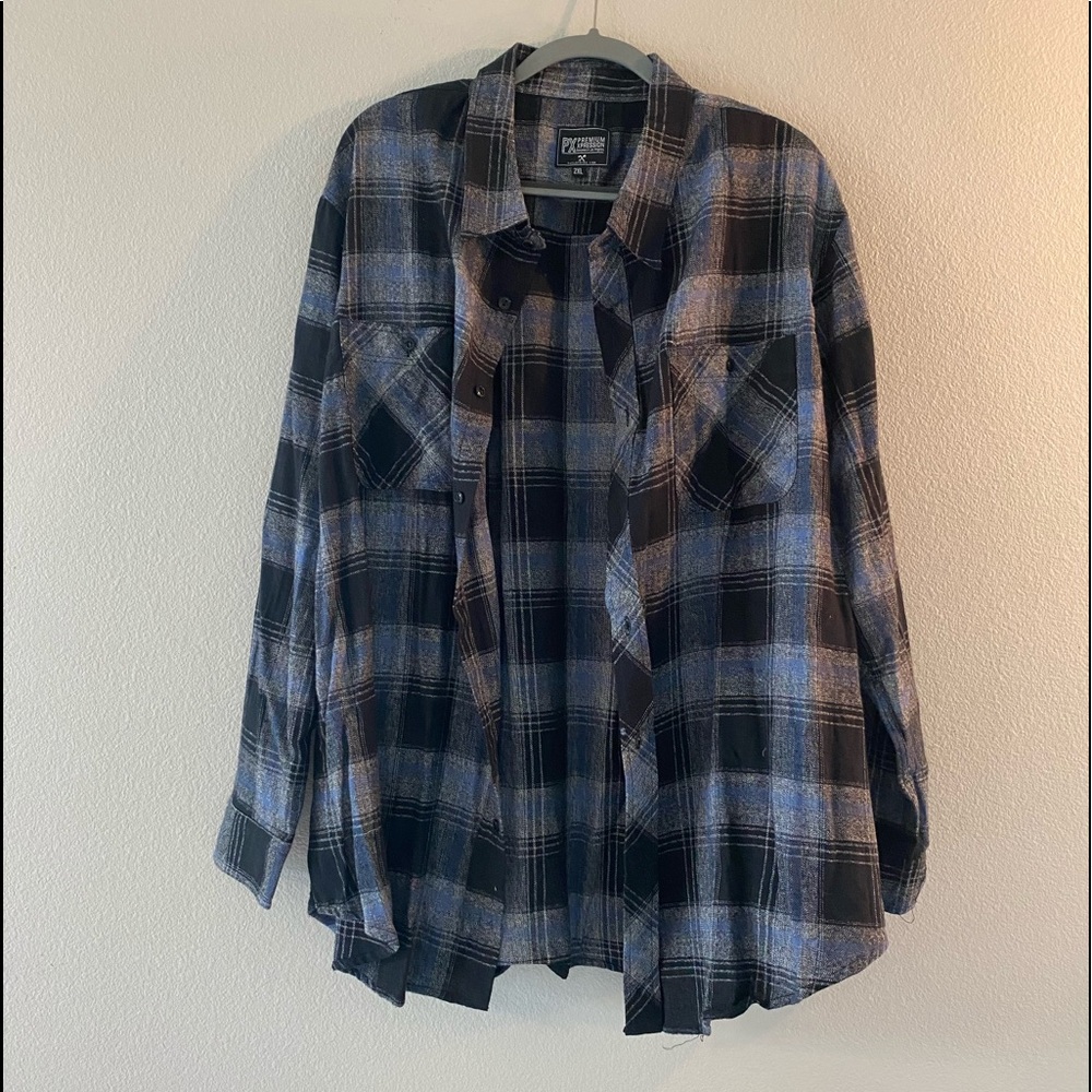 Men’s button down plaid shirt